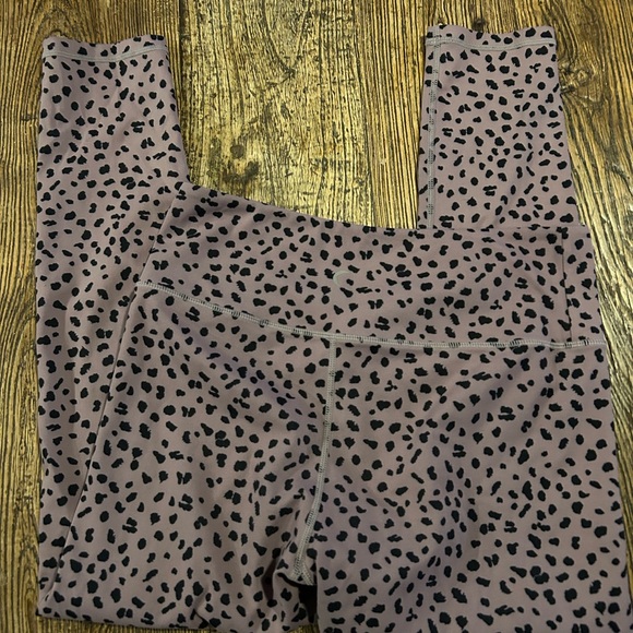 Zyia Active Women's Leopard Print Leggings - Gray - Picture 3 of 3